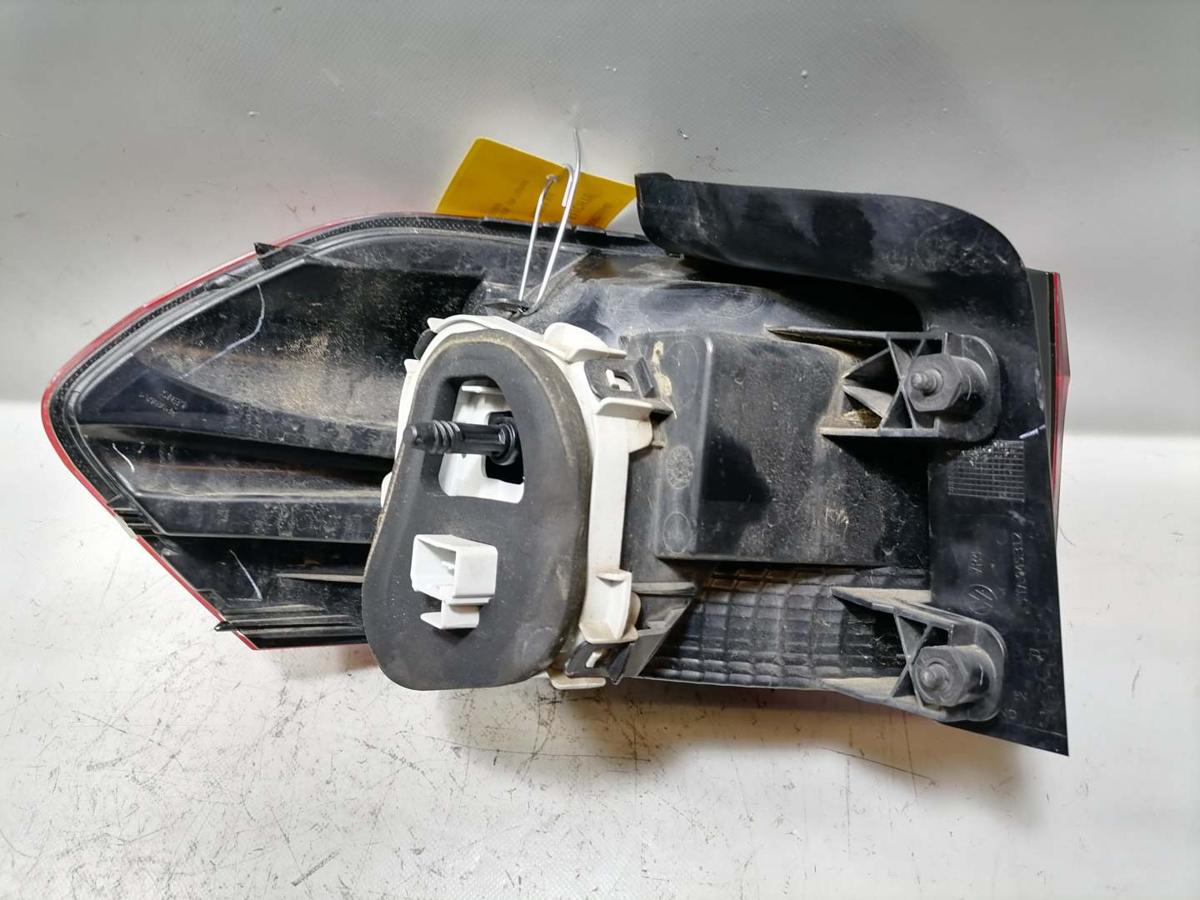 VW Touran 2 original R&uuml;cklicht R&uuml;ckleuchte Schlussleuchte rechts au&szlig;en Bj.2017